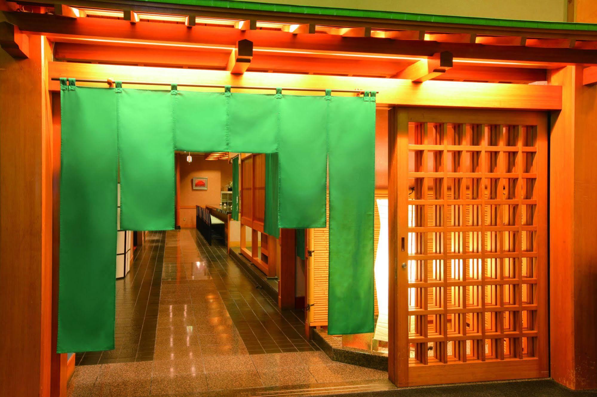 Hotel Green Tower Makuhari Csiba Kültér fotó