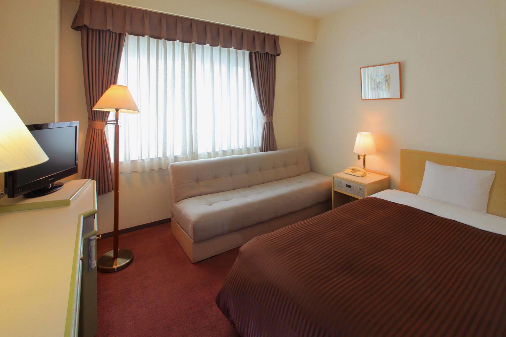 Hotel Green Tower Makuhari Csiba Kültér fotó