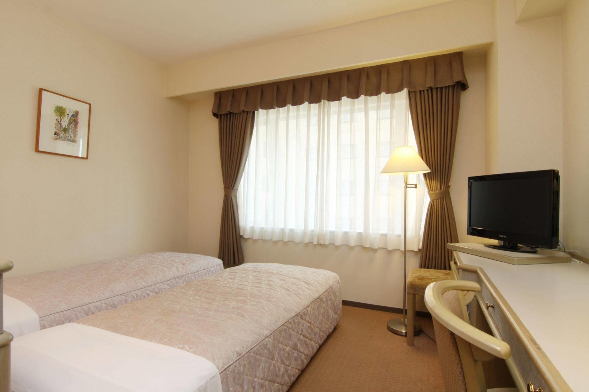 Hotel Green Tower Makuhari Csiba Kültér fotó